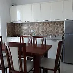 Kullat 2* Velipojë