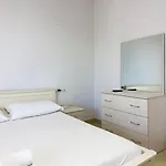 Otel Kullat Velipojë